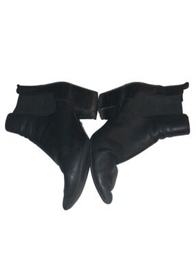 Women's leather Aldo Boots, Size 8, Black